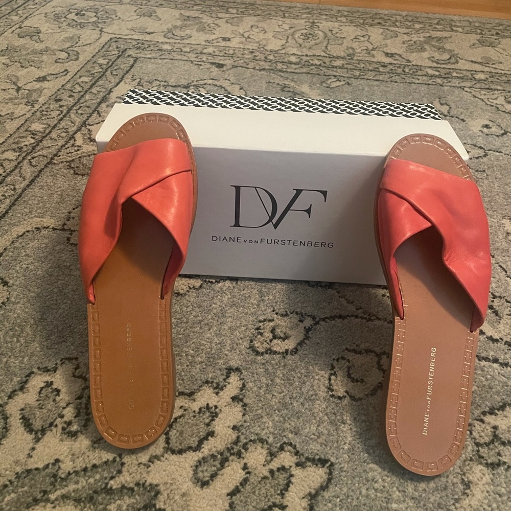 Diane Von Furstenberg Caserta slide